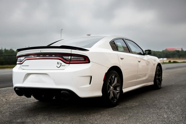 Guide Ultime : Entretien et Soin de Votre Voiture Écologique pour une Performance Durable